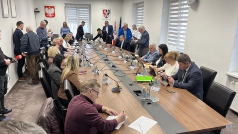 Starosta karkonoski odwołany! Krzysztof Wiśniewski stracił poparcie radnych - 3