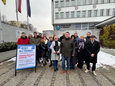 Polityczna awantura czy obywatelski sprzeciw? W Trzebnicy chcą odwołać burmistrza Długozimę