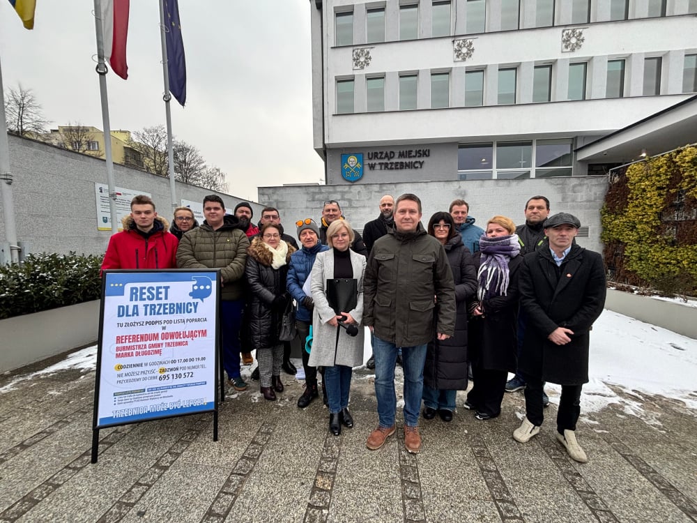 Polityczna awantura czy obywatelski sprzeciw? W Trzebnicy chcą odwołać burmistrza Długozimę - Trwa zbiórka podpisów pod wnioskiem odwołanie w referendum burmistrza Trzebnicy Marka Długozimy.
