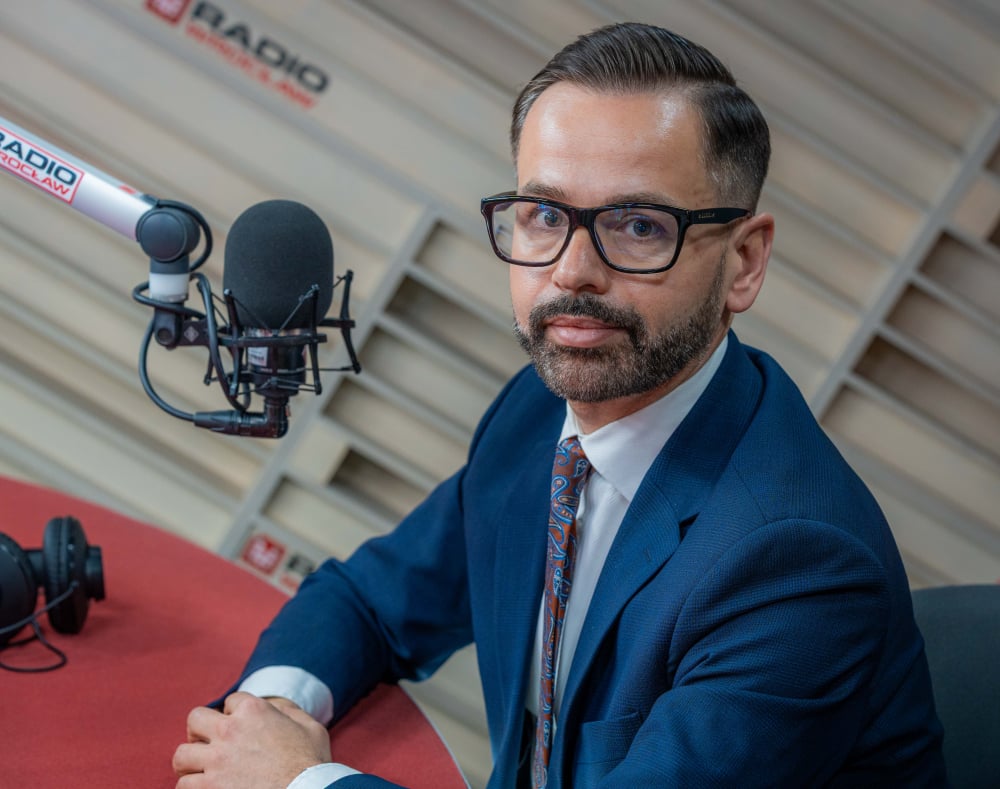 Rozmowa dnia: dr Łukasz Prus. Co dalej z KRS oraz uchylonymi wyrokami tzw. neosędziów? - Rozmowa dnia w Radiu Wrocław od wtorku do piątku o godz. 8:30.