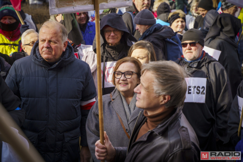 Rolnicy protestują we Wrocławiu. Ciągniki przed urzędem już od samego świtu - 3