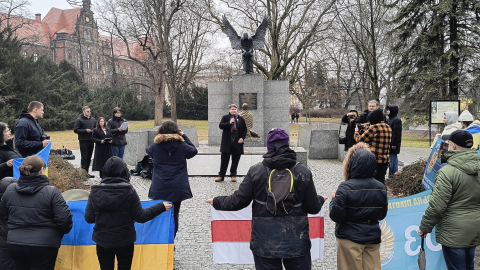 Wiec pamięci we Wrocławiu. Wspólne upamiętnienie ofiar Rosji - 1