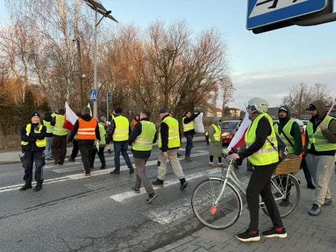 Kolejny protest mieszkańców po tragedii na DK94. Blokowali przejście dla pieszych - 1