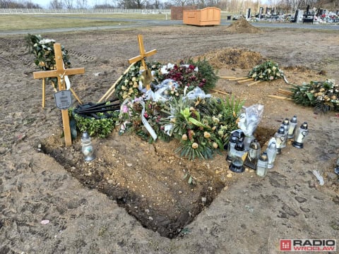 Zapadnięte groby na cmentarzu w Jaszkowie. Kilkadziesiąt mogił zniszczonych przez odwilż. "Wygląda to przerażająco" - 5