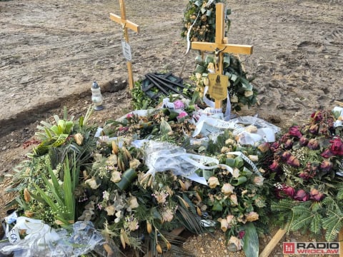 Zapadnięte groby na cmentarzu w Jaszkowie. Kilkadziesiąt mogił zniszczonych przez odwilż. "Wygląda to przerażająco" - 6