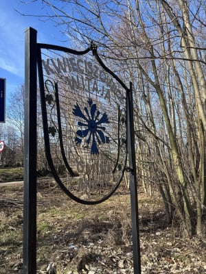 "Ręce precz od naszej ziemi". Mieszkańcy i samorządowcy nie chcą kopalni w Kwieciszowicach - 1