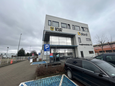 Tylu egzamin&oacute;w na prawo jazdy na Dolnym Śląsku jeszcze nie było! Przybywa młodych kierowc&oacute;w, a od marca za k&oacute;łko wsiądą 17-latkowie