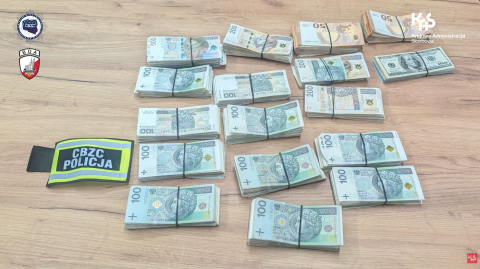 Wyłudzi i "wyprali" prawie 20 milionów złotych. Fałszywe "call center" rozbite przez służby - 0