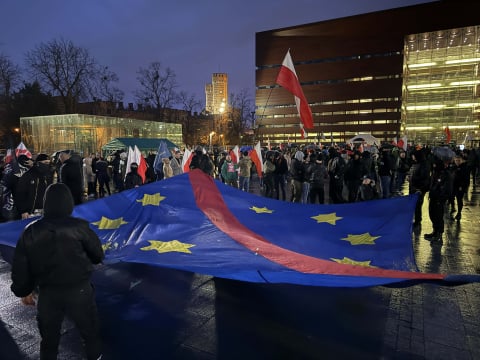 Ulicami Wrocławia przeszedł marsz upamiętniający Żołnierzy Wyklętych [ZDJĘCIA] - 1