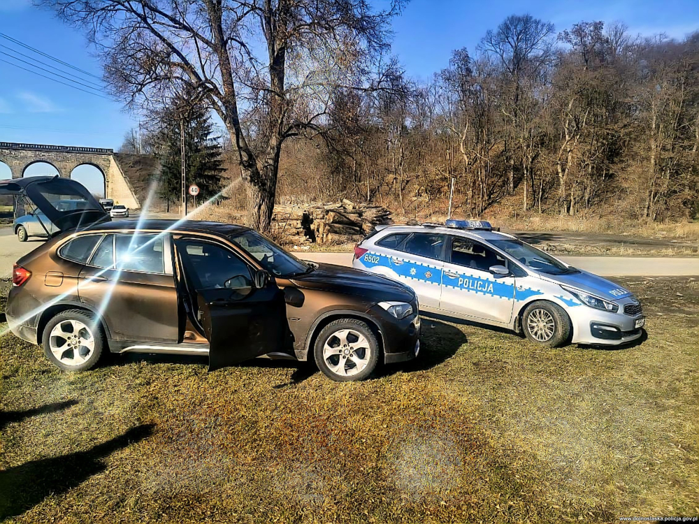 Kamieniec Ząbkowicki: Pijana matka jechała z dziećmi. Reakcja świadka zapobiegła tragedii - Po wytrzeźwieniu usłyszała zarzuty prowadzenia pojazdu w stanie nietrzeźwości oraz narażenia innych osób na niebezpieczeństwo utraty życia albo ciężkiego uszczerbku na zdrowiu.