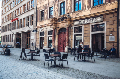 Co z ogr&oacute;dkami na Rynku? Konserwator odpiera zarzuty restaurator&oacute;w. "Nie było szantażu"