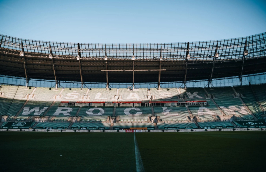Piłkarski Śląsk wydał kolejny komunikat w sprawie meczu z Wisłą. "Nie ma mowy o presji" - Mecz Śląska z Wisłą rozegrany zostanie w sobotę (7.03) na Tarczyński Arenie