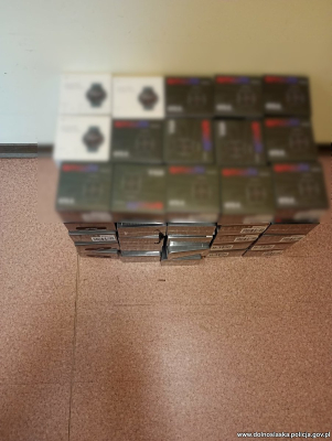 Wrocław: Ukradli ponad 2 tysiące smartwatchów z magazynu. Wpadli niedługo po kradzieży - 0