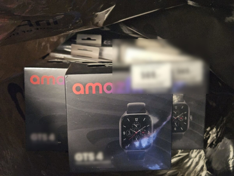 Wrocław: Ukradli ponad 2 tysiące smartwatchów z magazynu. Wpadli niedługo po kradzieży - 3