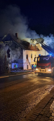 Spłonął dawny pensjonat w Świeradowie-Zdroju. W środku budynku znaleziono ciało - 1