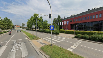 Rowerzystka potrącona na przejściu dla pieszych. W stanie ciężkim trafiła do szpitala
