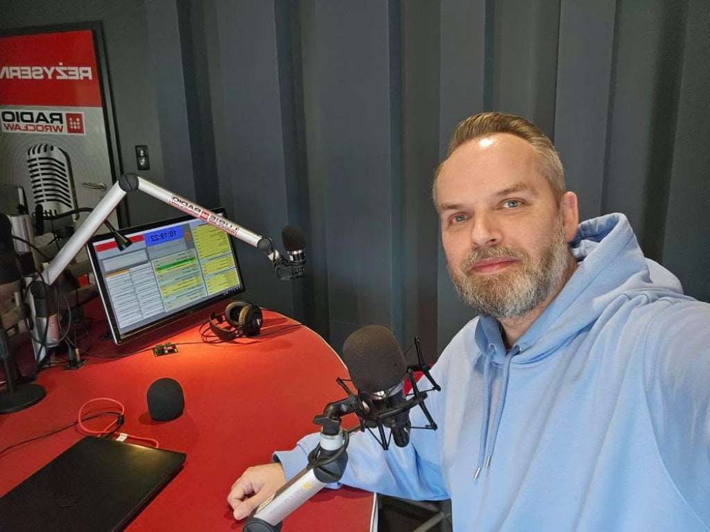 Chwalimy Swoje: Które miejsca na Dolnym Śląsku mogłyby zagrać w filmach Andersona? – Na zdjęciu Piotr Zemlak, fotograf architektury