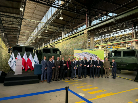 PGZ i Jelcz podpisały umowę inwestycyjną. Wsparcie wyniesie aż 750 milionów złotych - 2