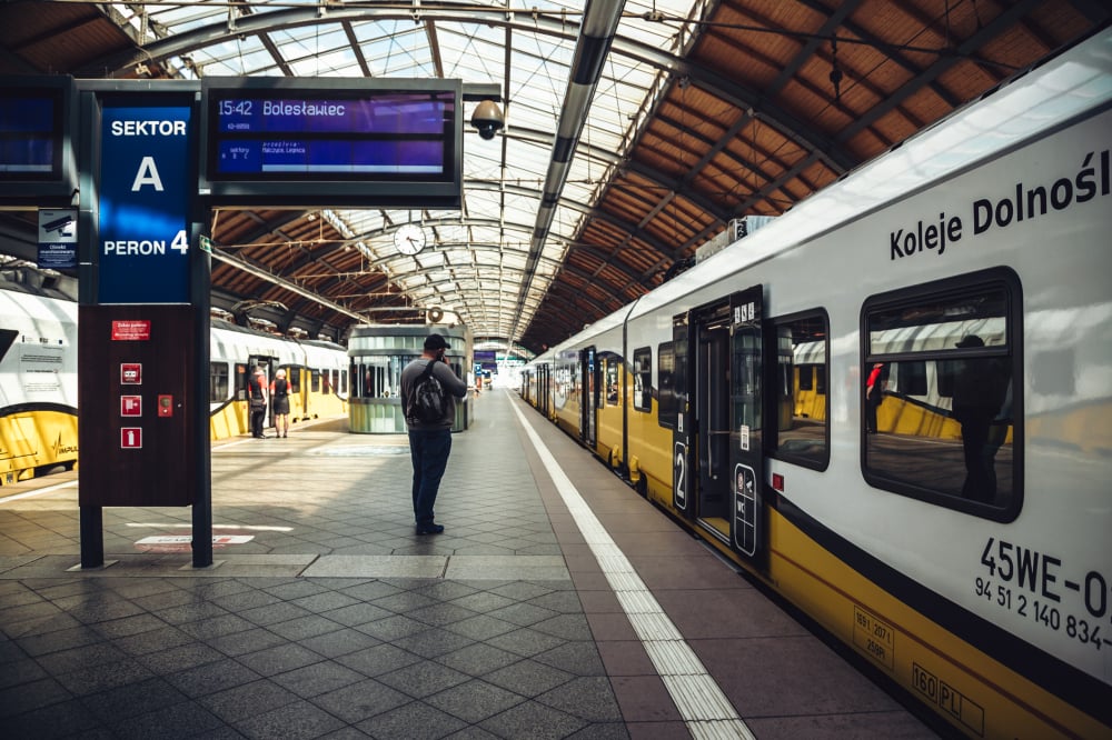 Więcej pociągów do Wrocławia, kolej zapowiada też spore remonty. Oto wiosenna korekta rozkładu jazdy - Od 8 marca obowiązuje wiosenna korekta rozkładu jazdy.