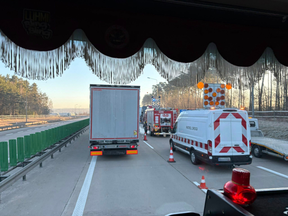 Pożar ciężarówki na autostradzie A4. Utrudnienia na trasie w stronę Wrocławia - Pożar ciężarówki na autostradzie A4.