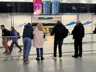 Konflikt na Bliskim Wschodzie trwa. Turyści wr&oacute;cili z Omanu do Wrocławia. Znamy ich relacje