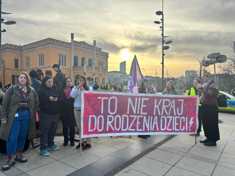"To nie jest kraj do rodzenia dzieci". Manifa przeszła ulicami Wrocławia [ZDJĘCIA] - 2
