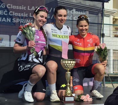 Olga Wankiewicz na podium w wyścigu kolarskim w Chorwacji