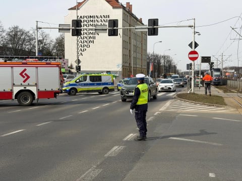 Wrocław: Duże utrudnienia na Legnickiej. Nie jeżdżą tramwaje po zerwaniu kabla energetycznego - 3