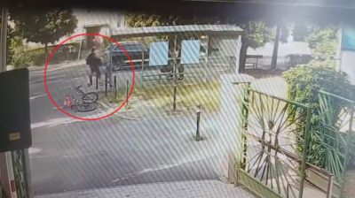 Brutalne pobicie osoby z niepełnosprawnością - policja szuka sprawcy! Jest nagranie z ataku