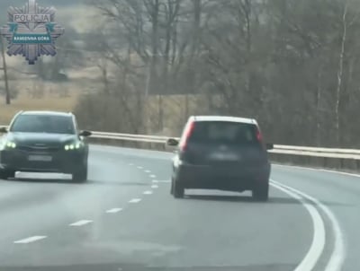 Przekroczył prędkość o ponad 30 km/h i uciekał przez dwa powiaty. Zatrzymała go policja