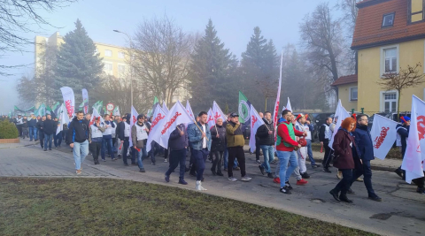 Protestowali przed siedzibą "Polskiej Miedzi". Domagają się podwyżek - 0