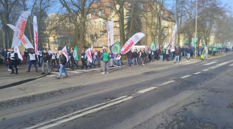 Protestowali przed siedzibą "Polskiej Miedzi". Domagają się podwyżek - 4