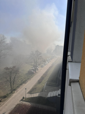 Pożar na terenie szpitala na Kamieńskiego! 9 zastępów w akcji, dym było widać z daleka - 0