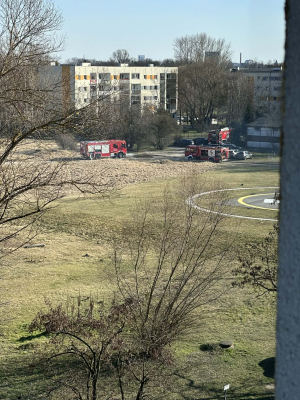 Pożar na terenie szpitala na Kamieńskiego! 9 zastępów w akcji, dym było widać z daleka - 6