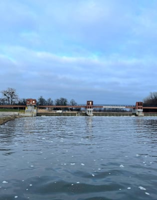 Alarm na Jazie Opatowice we Wrocławiu. Na miejsce ruszyły służby ratunkowe - 0