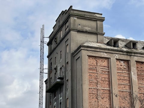 W dawnym elewatorze zbożowym powstaną mieszkania. Zobacz, jak zmieni się zabytkowy obiekt - 8