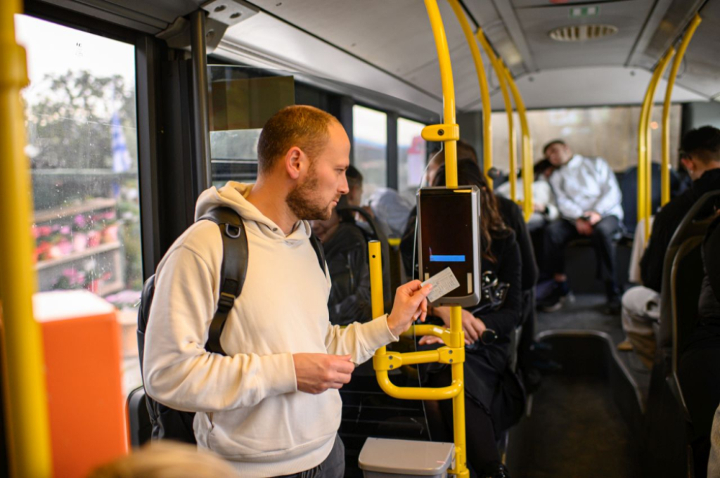 Bilety autobusowe online – jak kupić szybko i tanio? - Materiał Sponsora
