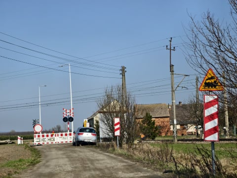 Dębiec zamknięty, objazd nawet 30 km. Mieszkańcy: „to utrudnianie życia” - 0