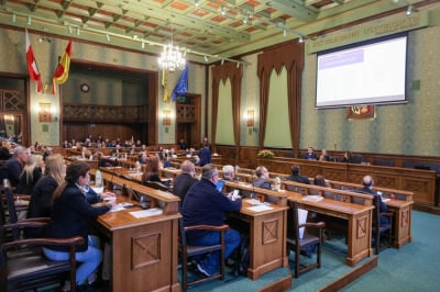 Czasowe bilety w MPK, program SAFE i tramwaj na Jagodno. To działo się na sesji RM