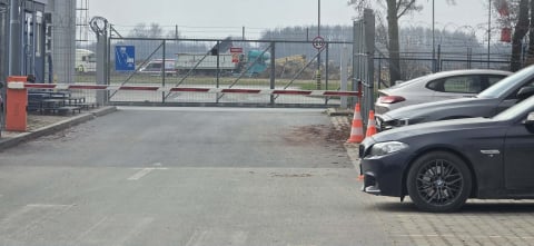 Wrocław: Tragiczny wypadek na budowie niedaleko lotniska. Ciężarówka najechała na 27-latka, mężczyzna nie żyje - 0