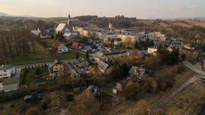 W G&oacute;ry Stołowe dojedziemy pociągiem? Gmina Radk&oacute;w inwestuje w centra przesiadkowe