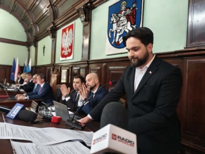 Jawor: Kontrowersyjna uchwała antyimigracyjna uchylona. W grę wchodziło 240 mln złotych