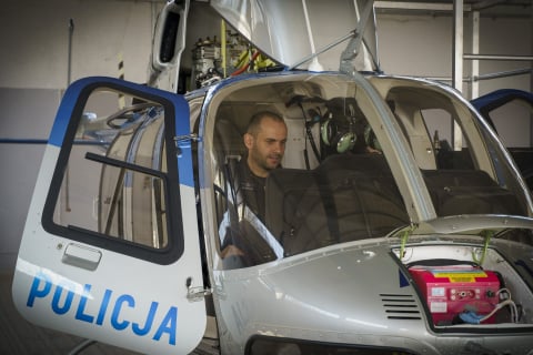 To dzięki niemu policja patroluje autostrady. Weszliśmy na pokład dolnośląskiego śmigłowca - 8
