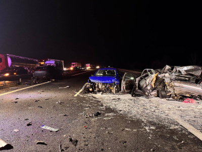 Śmiertelny wypadek na S8. Trzy samochody zderzyły się koło Oleśnicy