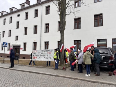 Od 100 dni protestują przeciwko likwidacji przystanku. Mieszkańcy nie składają broni