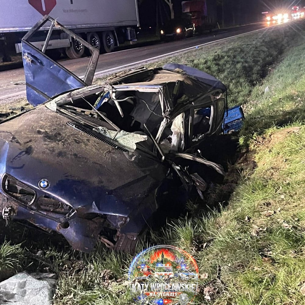 Poważny wypadek na drodze krajowej numer 35. Aż cztery osoby zostały ranne - Poważny wypadek na drodze krajowej numer 35. Aż cztery osoby zostały ranne.