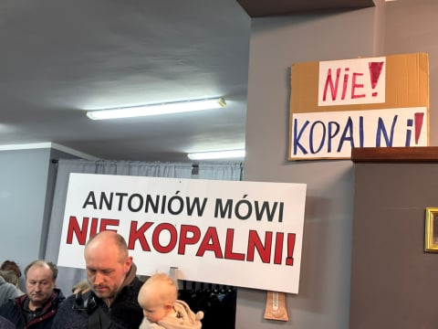 "Ręce precz od naszej ziemi". Mieszkańcy nie chcą kolejnej kopalni w Górach Izerskich - 0