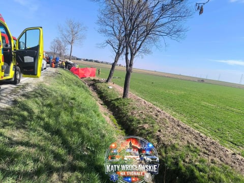 Poważny wypadek na DK35, są ofiary śmiertelne. Ciężarówka zderzyła się z osobówką [ZDJĘCIA] - 5