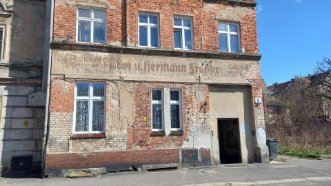 Mieszkańcy chcą ocalić niemieckie i radzieckie napisy. Zbierają w tej sprawie podpisy - 4