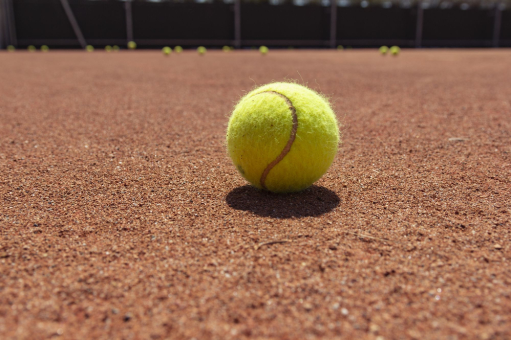 Jest wygrana Hurkacza po ponad dwóch miesiącach. Wrocławianin gra dalej w Monako - Hurkacz gra dalej w Monte Carlo.